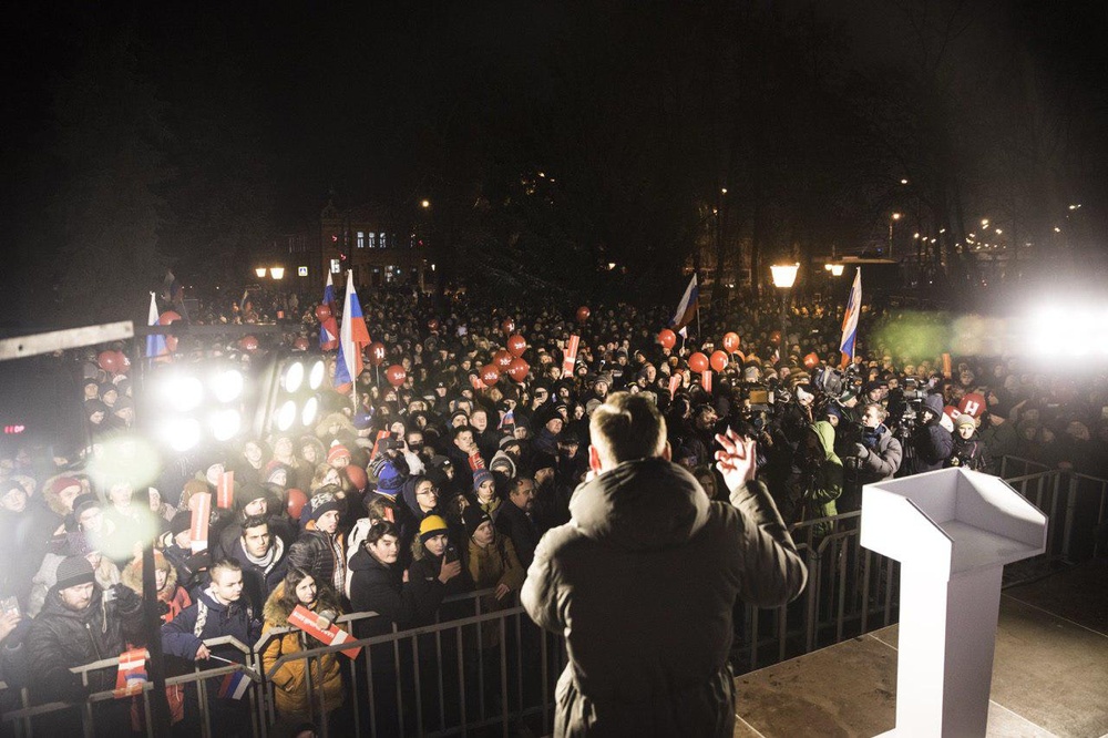 https://st.navalny.com/media/cache/27/28/27282552bcd140f2b652a537a5b4b3a7.jpg